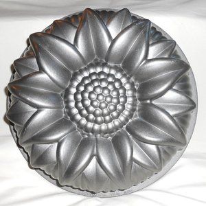 Nordic Ware Sunflower Bundt Pan